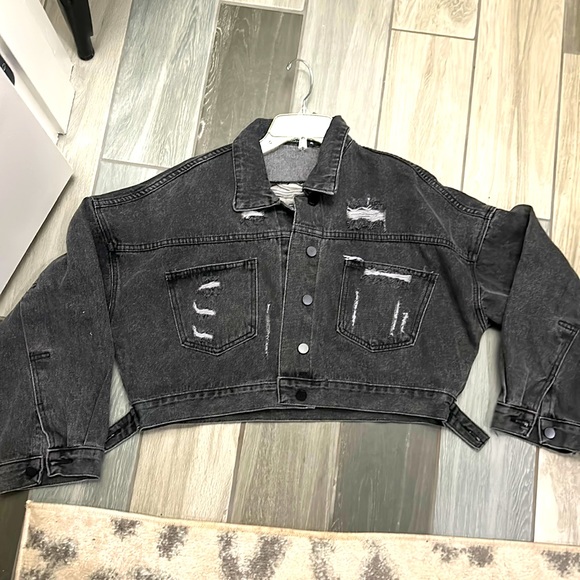 a new jacket just bought but doesn’t fit me really cute for a football game. - Picture 1 of 5